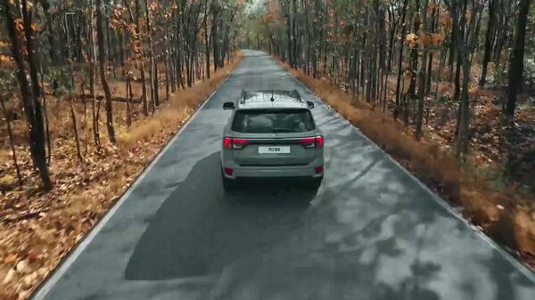 Ford Everest 2026 ra mắt Việt Nam: Thêm bản mới giá 1,629 tỉ đồng, động cơ 300 mã lực