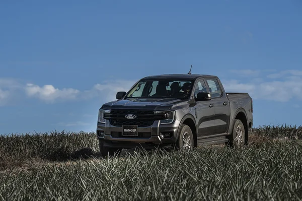 Ford Ranger XLS 2026 giá không đổi, được bổ sung nhiều trang bị tiện nghi