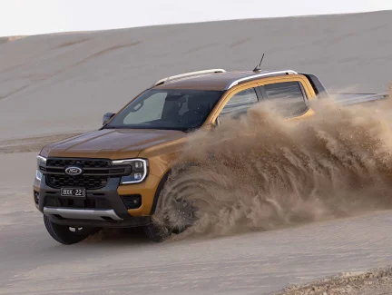 Ford Ranger chinh phuc moi dia hinh